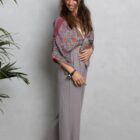 Nachhaltige Hose Harita Grau in Kurz aus gerippten Stoff. 100% Baumwolle.